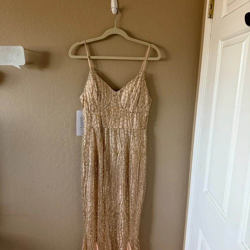 Azazie Women’s Missord Zip back godet hem Glittery Gold/Nude Long Dress Medium - Picture 14 of 17